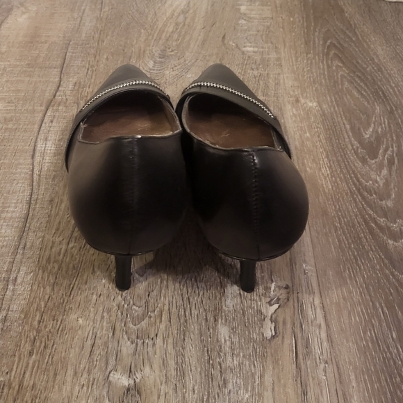 Moda spana Black heels size 7.5 with zipper embellishment - Picture 9 of 12